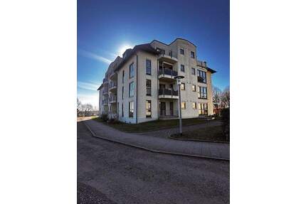 Charmantes wohnen über den Dächern der Stadt. 2 Raumwohnung sucht Single oder Paar. - Dresden / Gompitz Pennrich