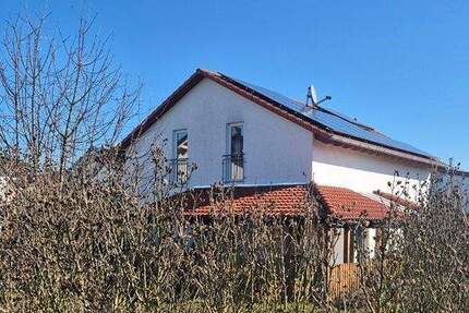 Einfamilienhaus auf großem Grundstück - Ampfing