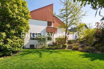 Haus zum Kaufen in Frankfurt 1.950.000,00 € 306.63 m²