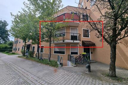 Schöne renovierte 1ZKB Wohnung zu vermieten - Möbliert - Augsburg Lechhausen