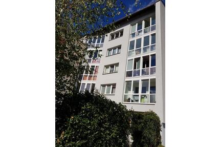 Helle 2-Zimmer-Wohnung mit Winterbalkon in Nürnberg-Südstadt zu v