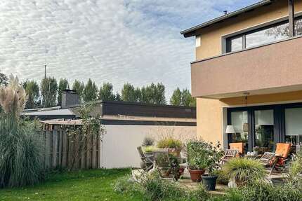 Haus zum Kaufen in Erkrath 780.000,00 € 245 m²