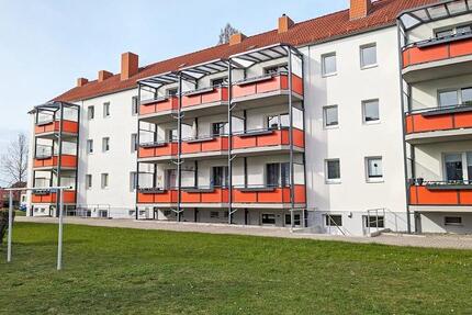 Neue Fassade - Neuer Balkon - Neue Wohnung - Oschersleben (Bode)