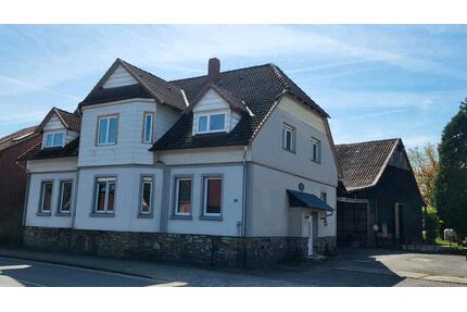 Großzügiges EFHMFH mit Nebengebäuden - Bergfeld