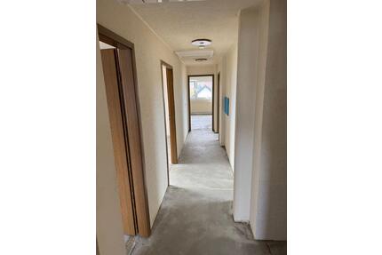 Dachgeschosswohnung in Detmold - 450,00&nbsp;EUR Kaltmiete, ca.&nbsp; 56,00&nbsp;m&sup2; in Detmold (PLZ: 32756)