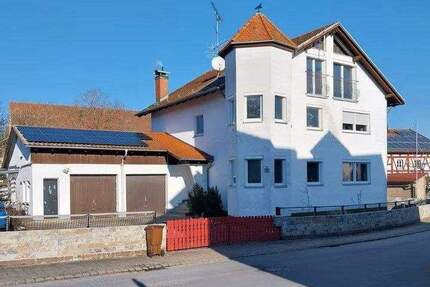 Familienfreundliches großzügiges Haus mit Garten und Garagenanbau - Denkendorf Bitz