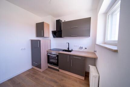 Neu Sanierte 2-Zimmer-Wohnung Zentral in Plattling