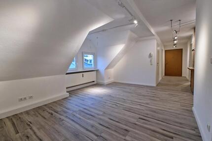 Erstbezug Helle DG-Komplettrenovierung Vesteblick Nähe Bf. Coburg