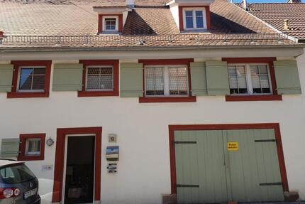 Ohne Provision Haus mit Anliegerwohnung Garten, Veranda 2 Garagen - Geisingen