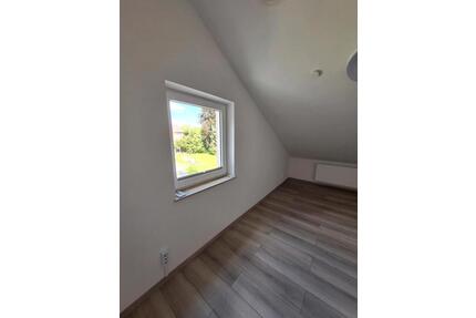 Dachgeschosswohnung - 680,00&nbsp;EUR Kaltmiete, ca.&nbsp; 55,00&nbsp;m&sup2; in Detmold (PLZ: 32758) Hakedahl
