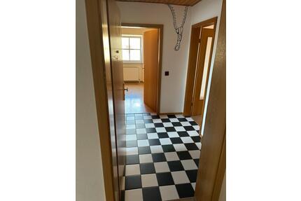 Schöne 2-Zimmer-Dachgeschosswohnung mit Balkon in Lenting - Buxheim