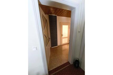 3 Raum und großzügige 3 Raum Wohnung - Neustadt in Sachsen