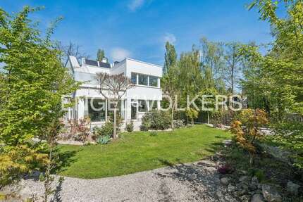 Haus zum Kaufen in Berlin-Zehlendorf 2.500.000,00 € 300 m²