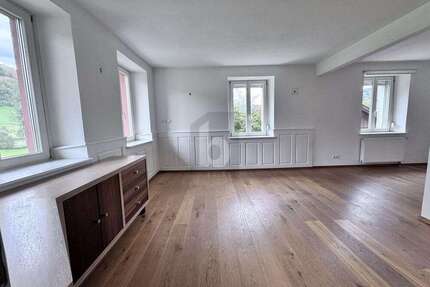 Haus zum Mieten in Elzach 1.450,00 € 135 m²