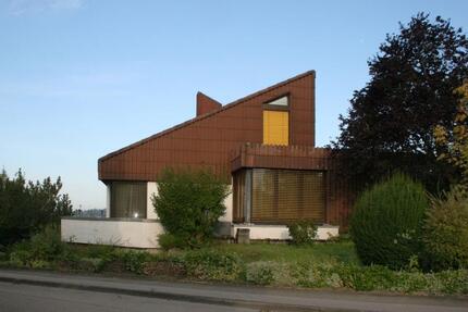 Einfamilienhaus mit Büroeinheit und Doppelgarage in Nattheim