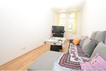 RHEINGAUVIERTEL - Altbaucharme im ruhigen Hinterhaus: 2 Zimmer, Küche, Bad - Wiesbaden Südost