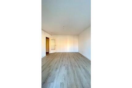 Lichtdurchflutetes Wohnjuwel mit Balkon: Charmante 1-Zimmer-Wohnung in Berlin-Lichterfelde