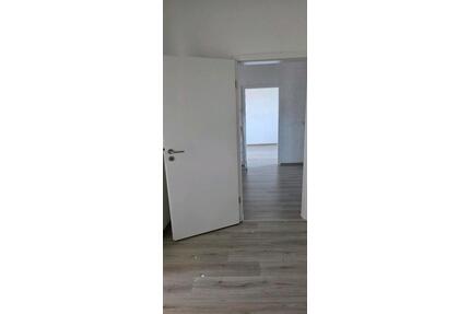 Vermiete 4 ZKB-Wohnung 80m² in Elversberg - Neunkirchen Heinitz