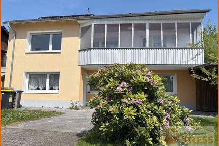 Ehemalige Reservierung aufgehoben! Wohnhaus, Wintergarten, Carport, Garage, Einliegerwohnung, Neuhof