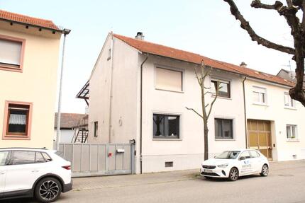 Zweifamilienhaus in Kirrlach - 600.000,00&nbsp;EUR Kaufpreis, ca.&nbsp; 220,00&nbsp;m&sup2; in Waghäusel (PLZ: 68753)