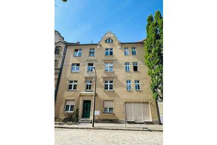 Haus zum Kaufen in Luckenwalde 750.000,00 € 550 m²