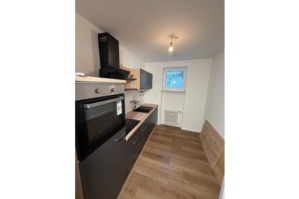 Renovierte 2-Zimmer-Wohnung mit Loggia & EBK in Fürstenfeldbrück - Fürstenfeldbruck