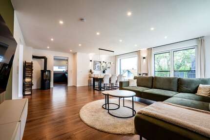 Haus zum Kaufen in Üchtelhausen 635.000,00 € 157.76 m²