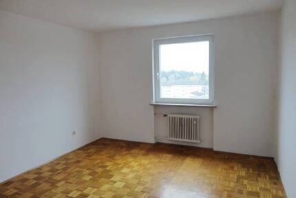 2-Zi.-Wohnung mit Balkon, Aufzug, Stellplatz - ideal für junge Paare - Waldkraiburg
