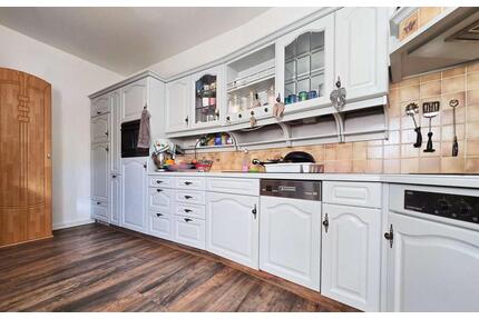 Exklusives Wohnen auf zwei Ebenen: Großzügige 3-Zimmer-Maisonette - Köthen (Anhalt)