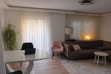 Hochwertig sanierte 3-Zi.-Wohnung mit Balkon & Riesen-Garten - Göppingen Faurndau