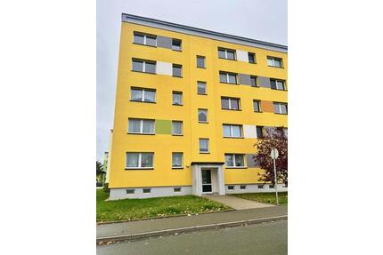 Charmante 3-Raum-Wohnung mit großem Balkon - im 1. Jahr 10 % Kraxelrabatt - Oelsnitz (Vogtland)