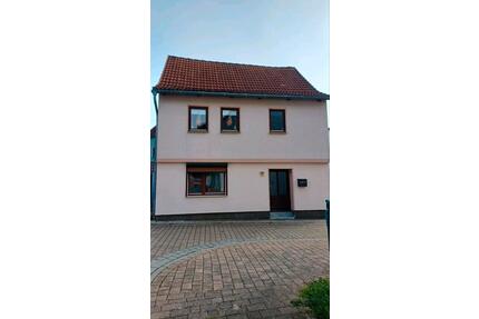 Einfamilienhaus mit Hofstück zu verkaufen - Oschersleben (Bode)