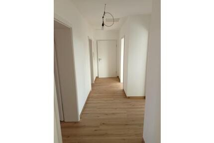 ERSTBEZUG nach Generalsanierung 4-Zimmerwohnung im 1.OG mit 93qm - Bad Königshofen im Grabfeld