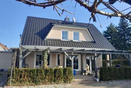 Haus zum Kaufen in Nuthetal OT Fahlhorst 700.000,00 € 124 m²