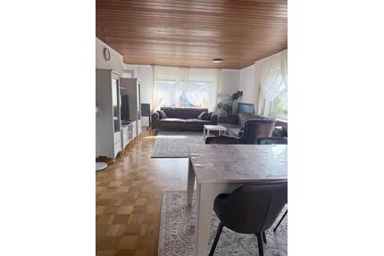 Helle 4 Zimmerwohnung 110 m2 in Hohenacker-Waiblingen