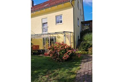 Doppelhaushälfte in Irlbach - 570.000,00&nbsp;EUR Kaufpreis, ca.&nbsp; 164,00&nbsp;m&sup2; in Bernhardswald (PLZ: 93170)