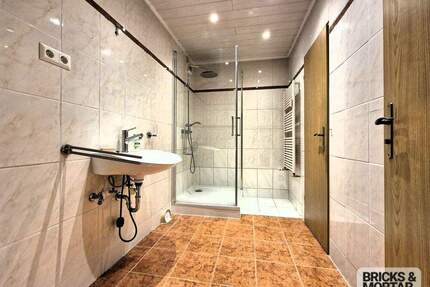 **Renovierungsbedürftige 3-Zimmer-Wohnung - ideal für Handwerker & Investoren** - Traunreut