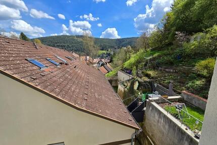 Sehr schöne 3,5 Zi. DG-Wohnung im grünen Bad Wildbad