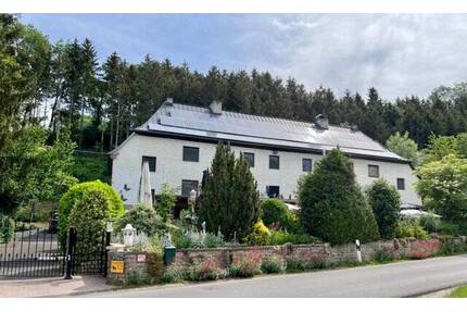 Mehrfamilienhaus im Top Zustand auf großem Grundstück zu verkaufen - Ammeldingen an der Our