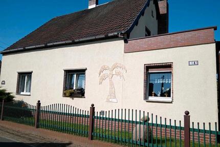 Einfamilienhaus mit Garten - 125.000,00&nbsp;EUR Kaufpreis, ca.&nbsp; 135,00&nbsp;m&sup2; in Annaburg (PLZ: 06925)