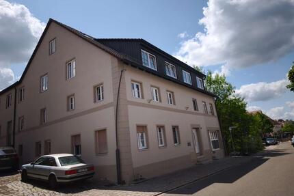 Schöne helle renovierte 2-Zimmer-EG Wohnung - Langenzenn
