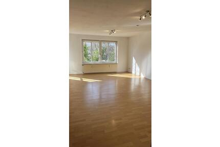 Wohnung mit Balkon, Einbauküche, Tiefgarage in Wolfsburg