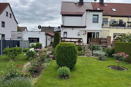 Doppelhaushälfte mit Garage in einer der besten Wohnlagen - Bernburg