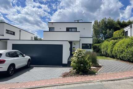 Haus zum Kaufen in Bad Soden 2.725.000,00 € 300 m²
