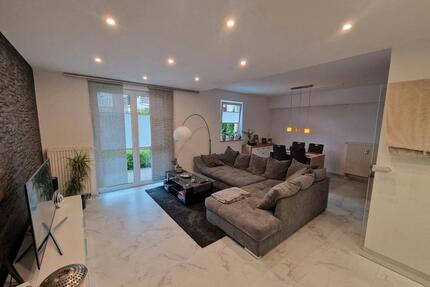 Sanierte Neubauperle 2 Zimmer Wohnung, Bad NEU Terrasse Ronneburg