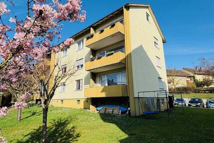 Modernisierte 3,5-Zimmer-Wohnung mit 2 Balkonen - Allensbach