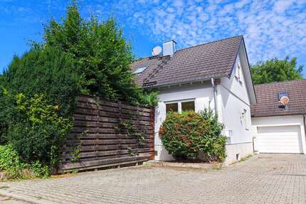 Haus zum Kaufen in Neustetten 630.000,00 € 144 m²
