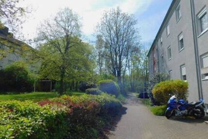Trier Heiligkreuz - 3 Zimmer Whg. Kü.Bad Loggia- im Hochparterre in MFH
