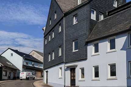 Haus zum Kaufen in Idar-Oberstein 249.000,00 € 348 m²