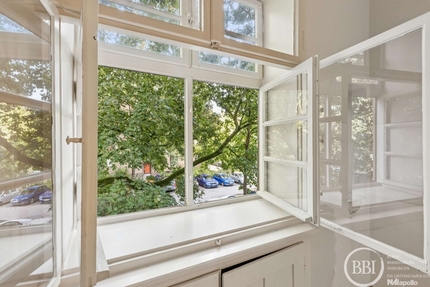 Loggia ins Grüne: 1,5-Zimmer-Altbau mit Wohnküche und Tageslichtbad in Reinickendorf - Berlin